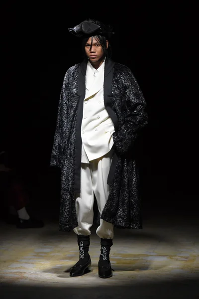 Look 2